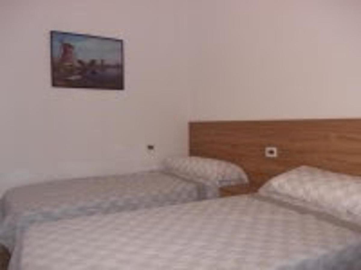 Piles - Apartment - Sleeps 7 - Parking - Seafront Екстериор снимка